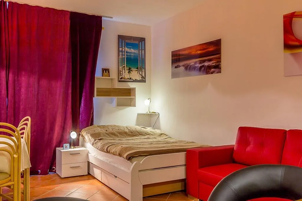 Apartments Villa Ana Medulin 0*,