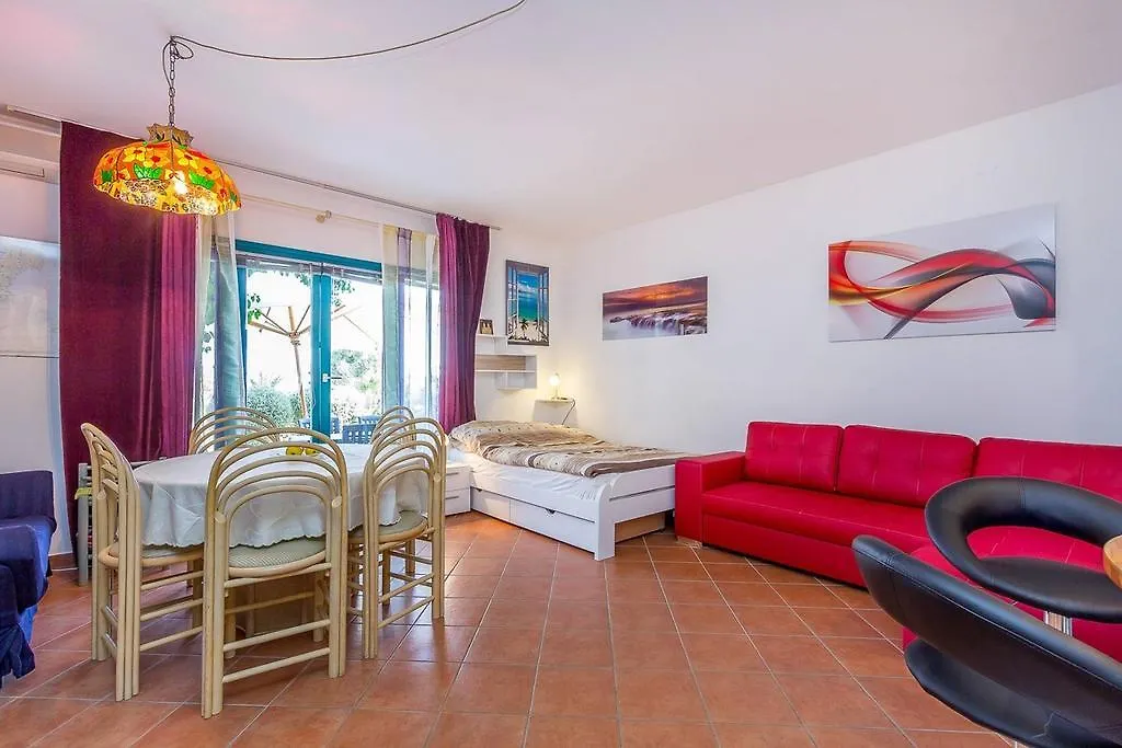 Apartments Villa Ana Medulin