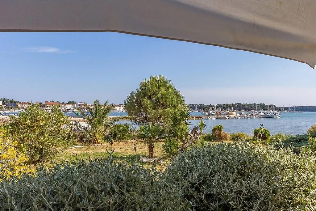 Apartments Villa Ana Medulin